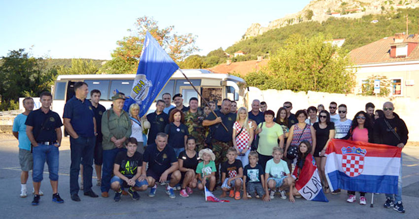 Knin uvodna